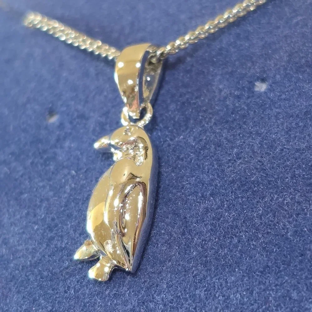Vintage NIB Silver Penguin Pendant Silver Chain Necklace signed EDCO